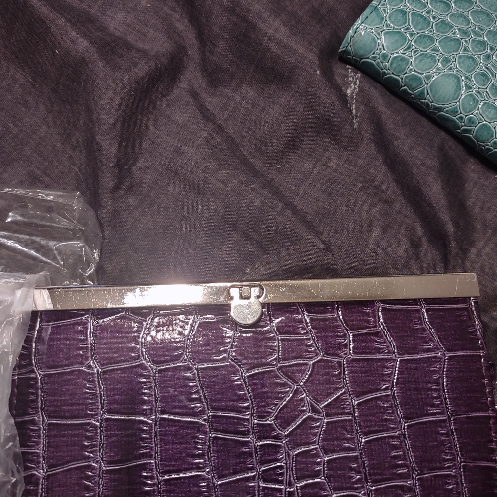 Wallets - Picture 5 of 8